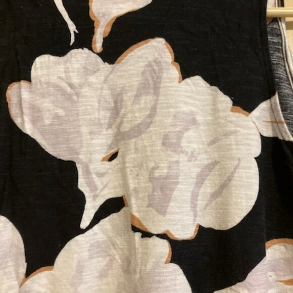 Anthro Sleeveless Floral Top with Bow - Picture 4 of 5